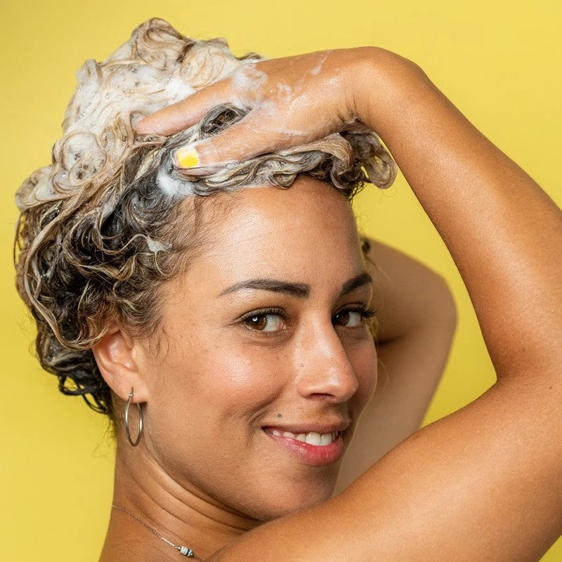 Shampooing pour cheveux secs et doubles