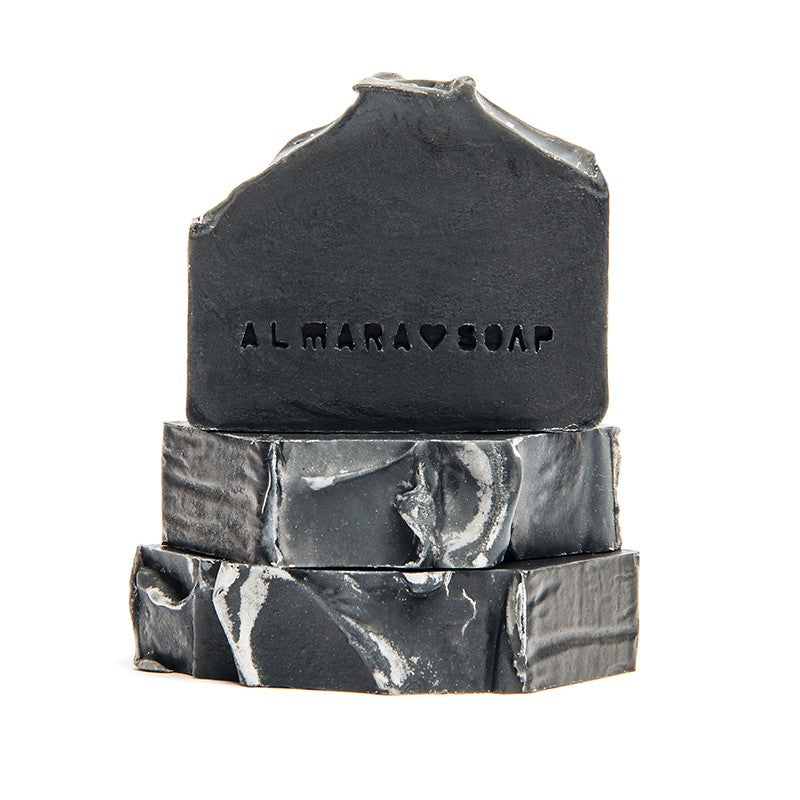 Savon artisanal à Charbon actif - Noir comme mon Âme