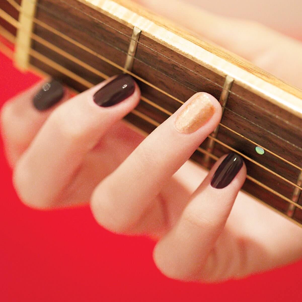 Vernis à ongles Rouge Noir-Hollyhock