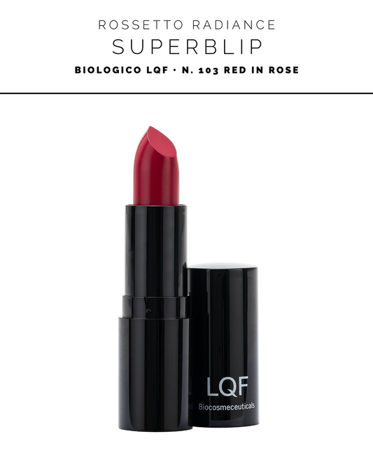 Rouge à lèvres Superbe sur les Lèvres le Rouge de la Rose