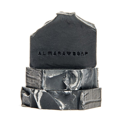 Savon artisanal à Charbon actif - Noir comme mon Âme