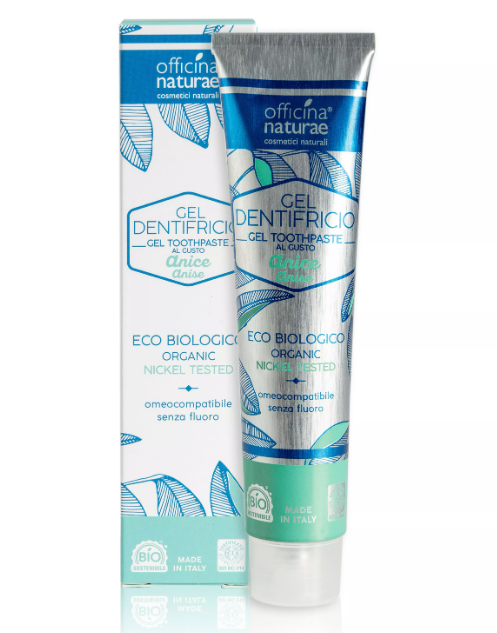 La pâte dentifrice avec des graines d'Anis